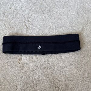 lululemon athletica Black Hairband/headband with silicone stay dots